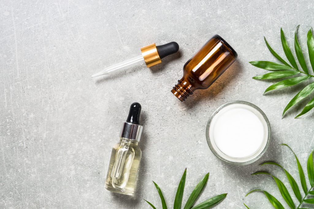 What is a Face Serum? What does it do? How does it work for your skin?